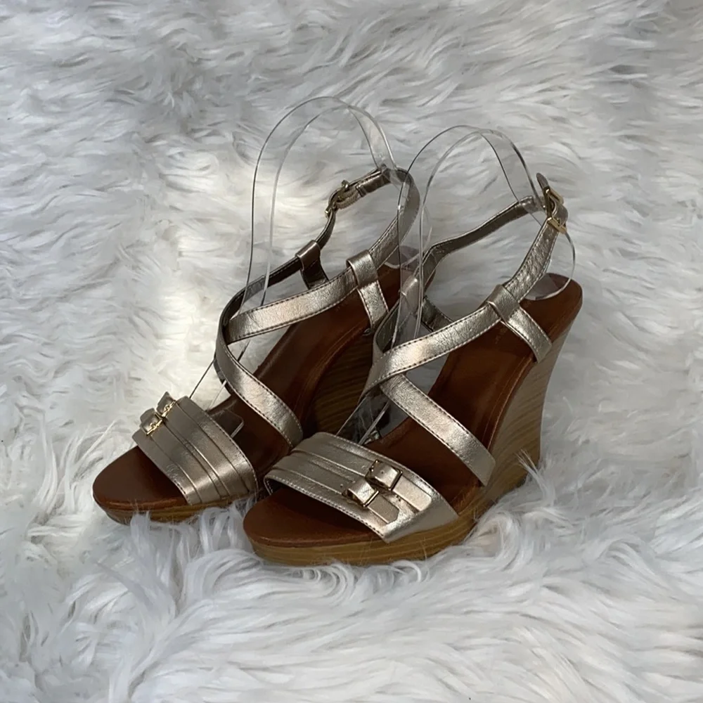 Banana Republic New without Tags Gold Buckle Strappy Wedge Heels